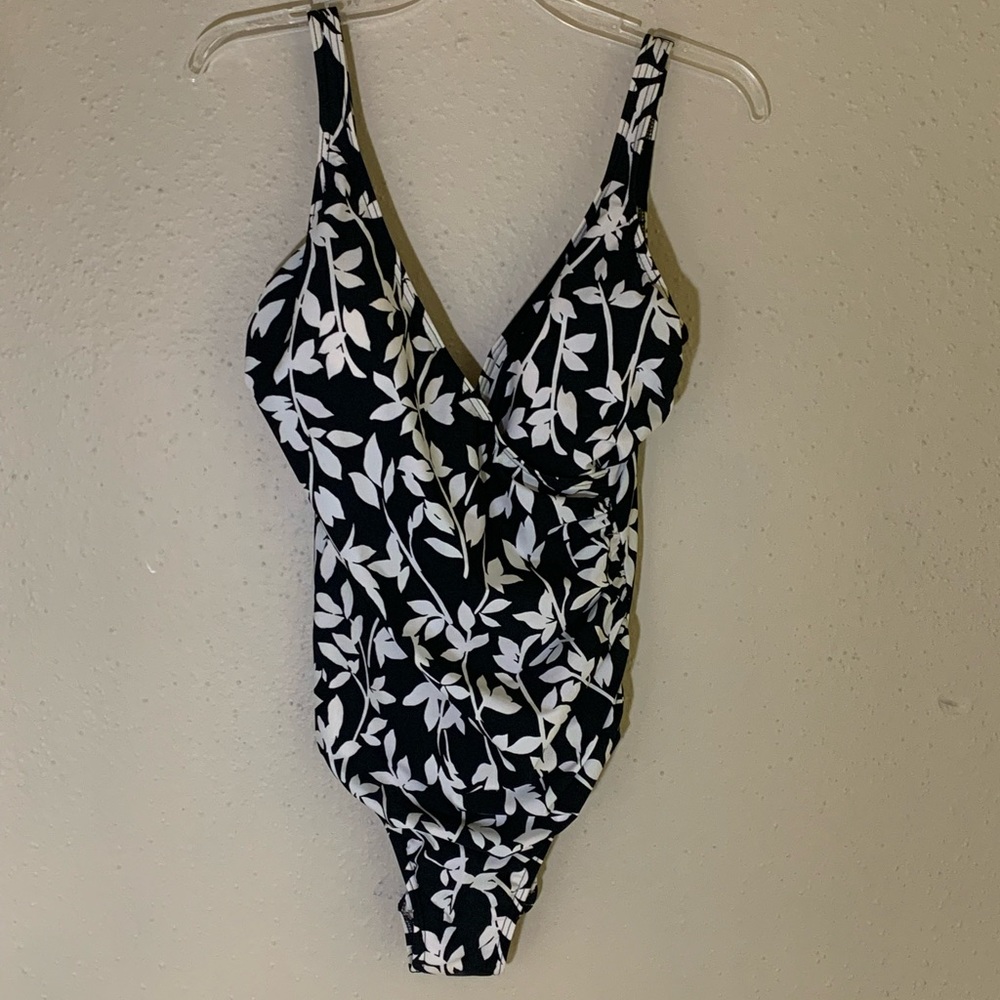 Miraclesuit Crossover Style One Piece (B7)